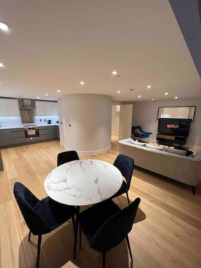 Premium MCR City Centre Apartment - Free Parking